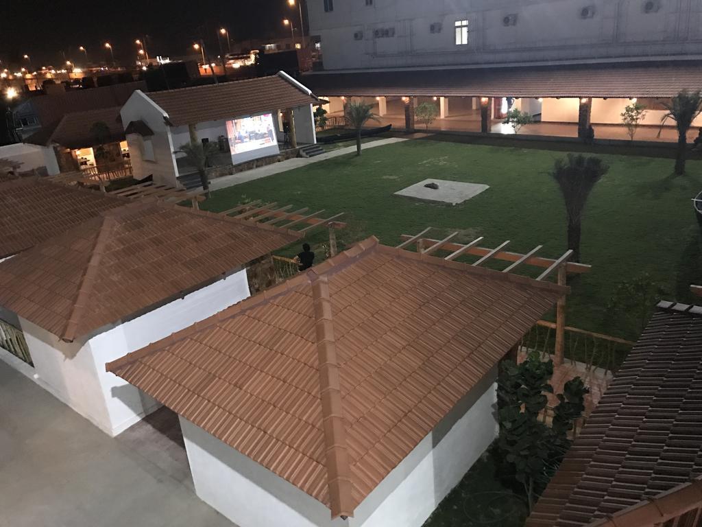 Avigna Lokesh Hotel Chik Banavar Luaran gambar
